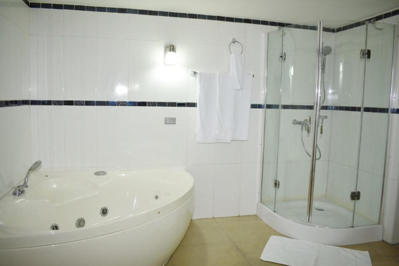Constellation Hotel بورت أو برنس الغرفة الصورة